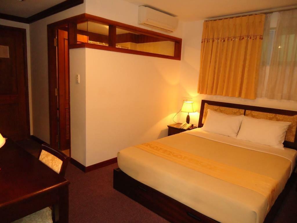 Dong Kinh Hotel Hô Chi Minh-Ville Extérieur photo